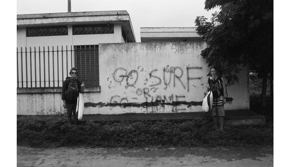 \"Go Surf Or Go Home\" At the entrance of Ayampe, Ecuador. Photo:  <a href=\"https://www.alexguiryphoto.com/\" target=_blank>Alex Guiry</a>